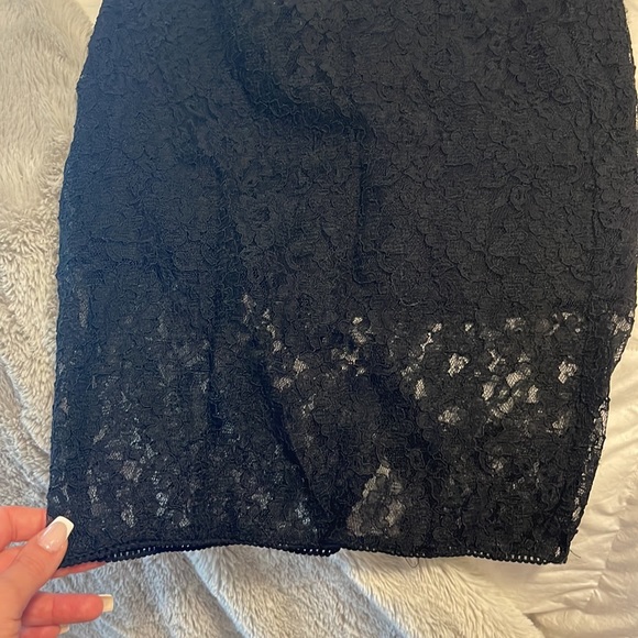 Lace black guess skirt - Picture 2 of 4